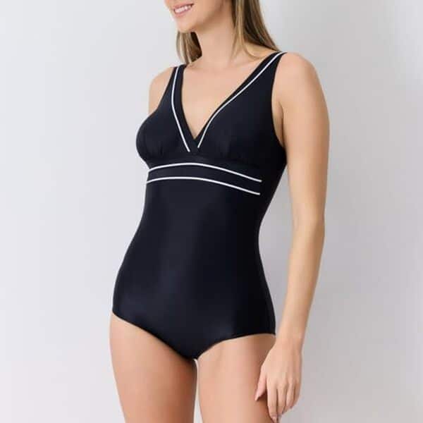 Découvrez notre avis complet sur le maillot de bain sculptant Java de Janine Robin : efficacité, confort et qualité pour une silhouette affinée et sublimée. 