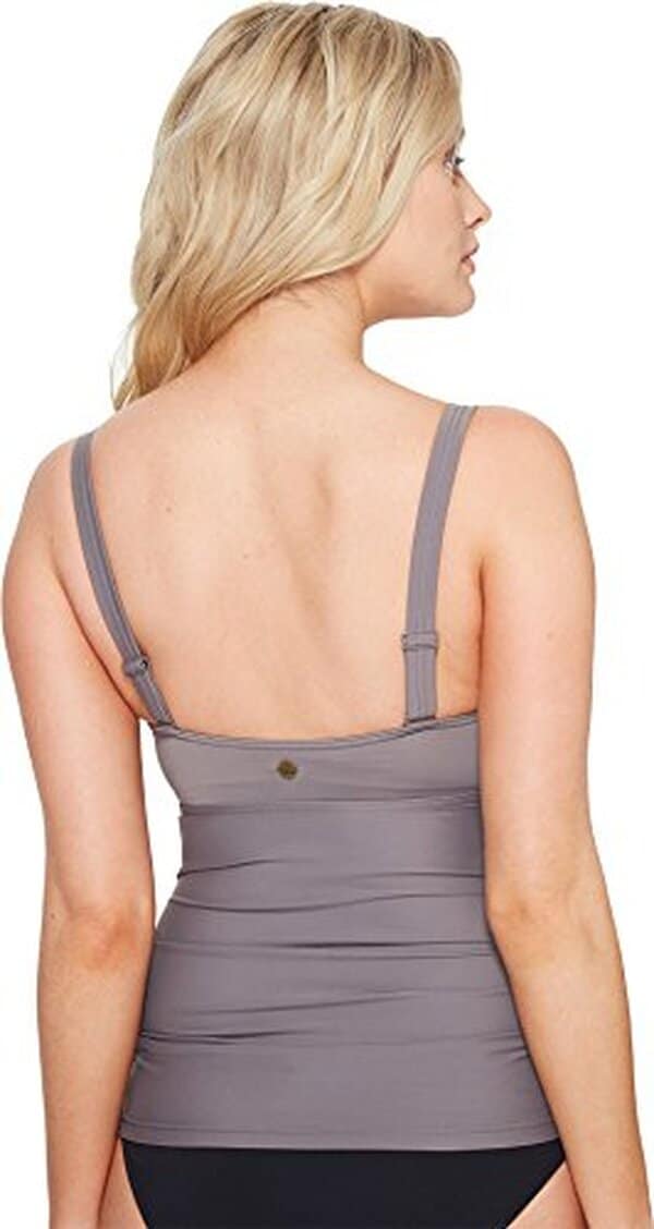 Découvrez notre test détaillé du tankini Prana Aelyn pour femme : confort optimal, style moderne et qualité premium pour vos vacances à la plage. 