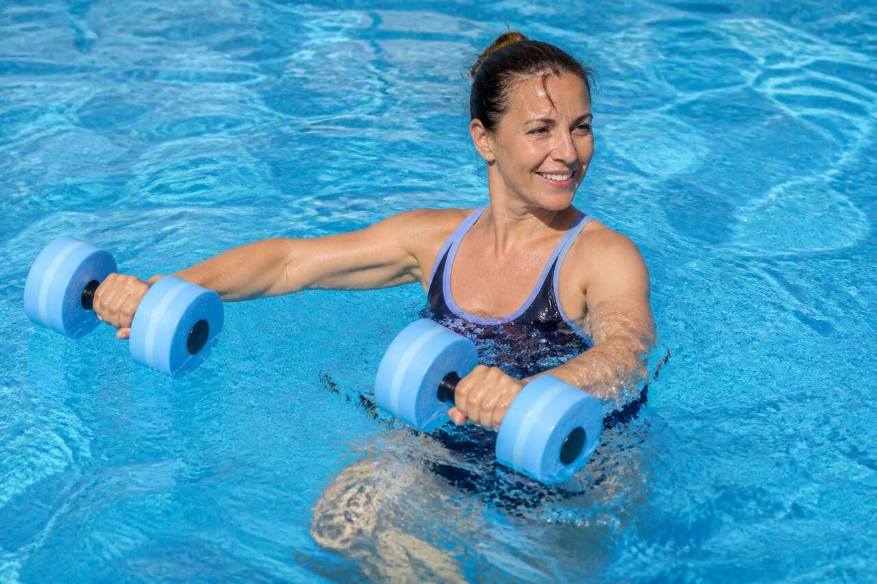 Les multiples bienfaits de l'aquagym : sculpter son corps sans impact articulaire