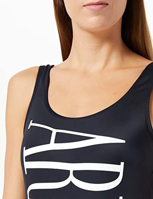Découvrez notre avis détaillé sur le maillot Emporio Armani REM : qualité, design élégant et confort optimal pour un style premium au quotidien.