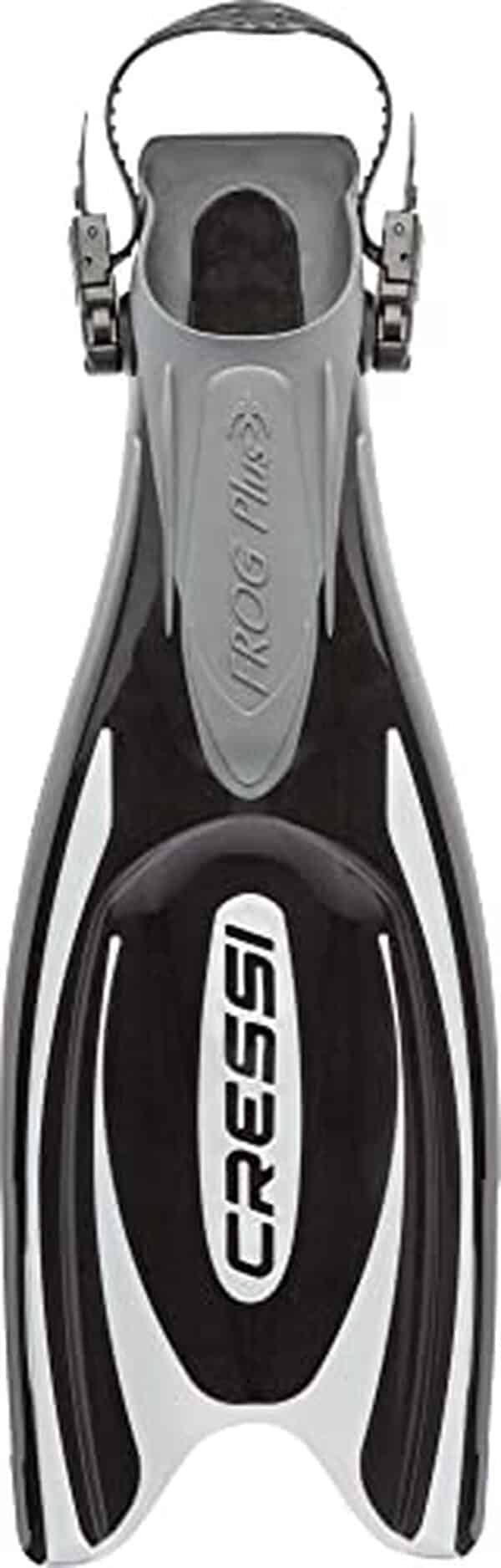 Découvrez notre test complet des palmes réglables Cressi Frog Plus en noir/argent taille L/XL : performances, confort et qualité pour la plongée et le snorkeling.
