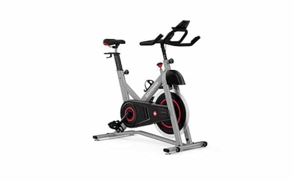 Découvrez notre test complet du Schwinn Fitness IC3.5 : un vélo d'appartement connecté offrant performance, connectivité et confort pour l'entraînement à domicile.