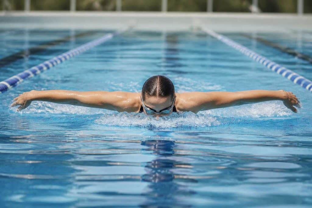 Respiration bilatérale en natation : des bienfaits majeurs pour l'équilibre et la symétrie du corps