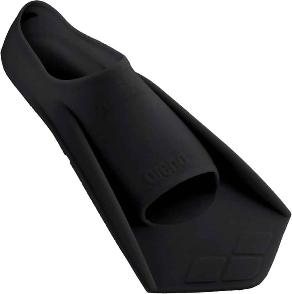 Test des palmes courtes et confortables arena Powerfin en silicone pour adultes