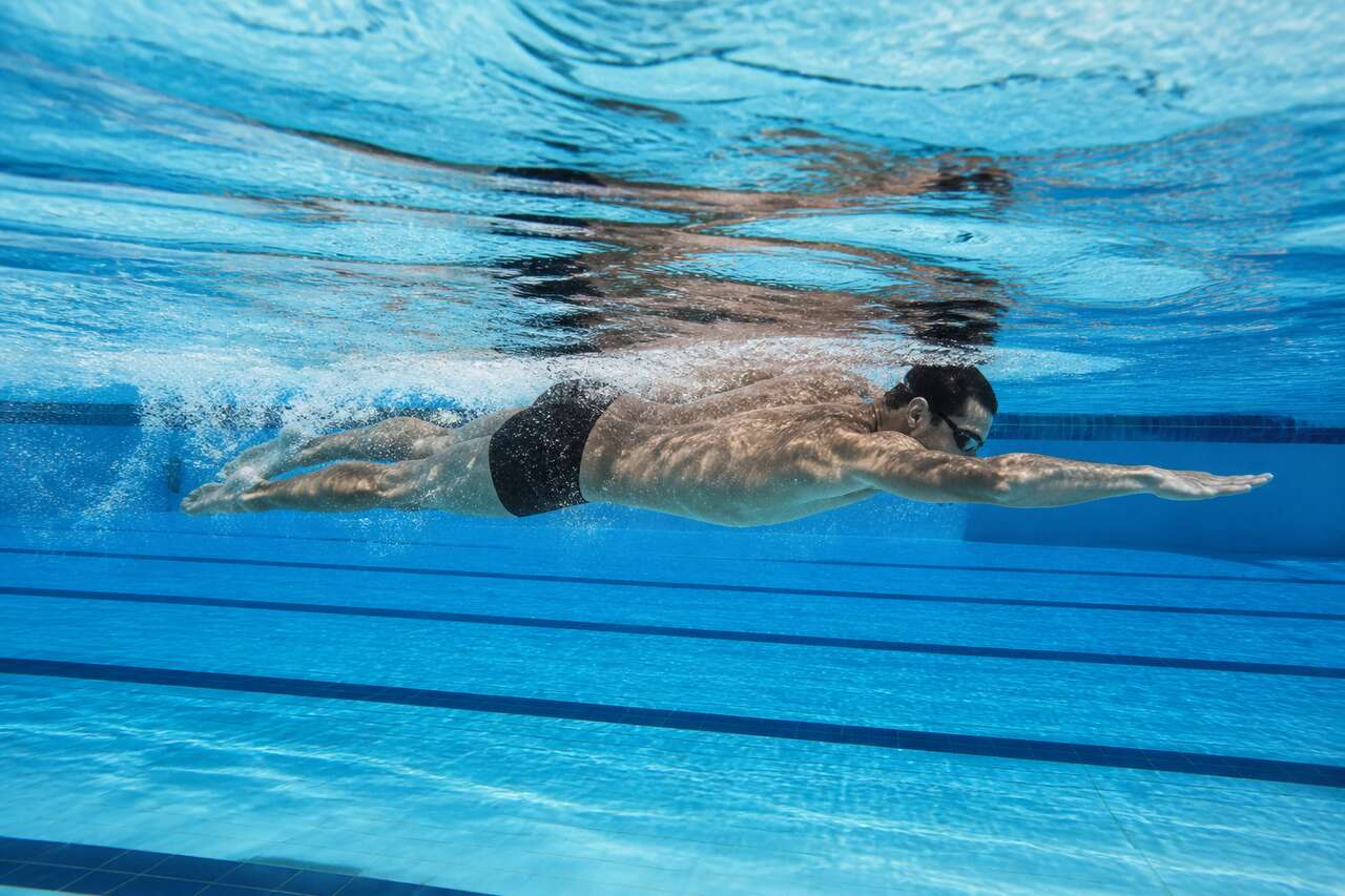 Optimiser sa propulsion aquatique : les bienfaits d'une technique efficace sur le rendement physique
