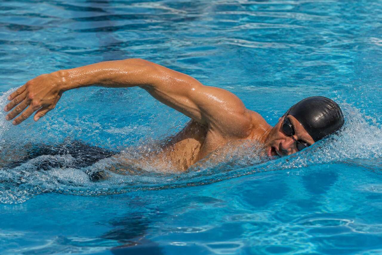 Quels muscles travaillent en crawl, et lesquels sont vraiment profonds