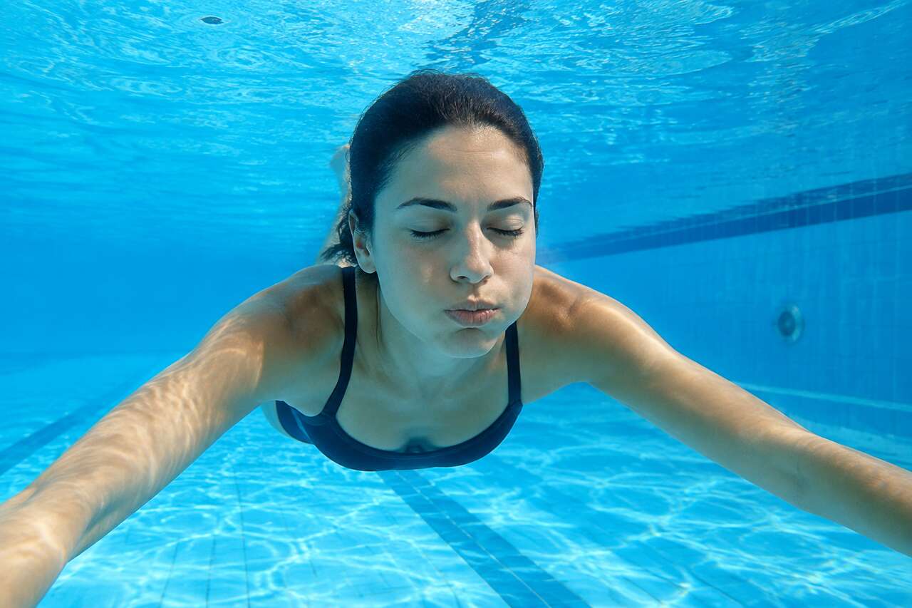 Exercices d&rsquo;apn&eacute;e en natation pour d&eacute;buter : progression sur 4 semaines
